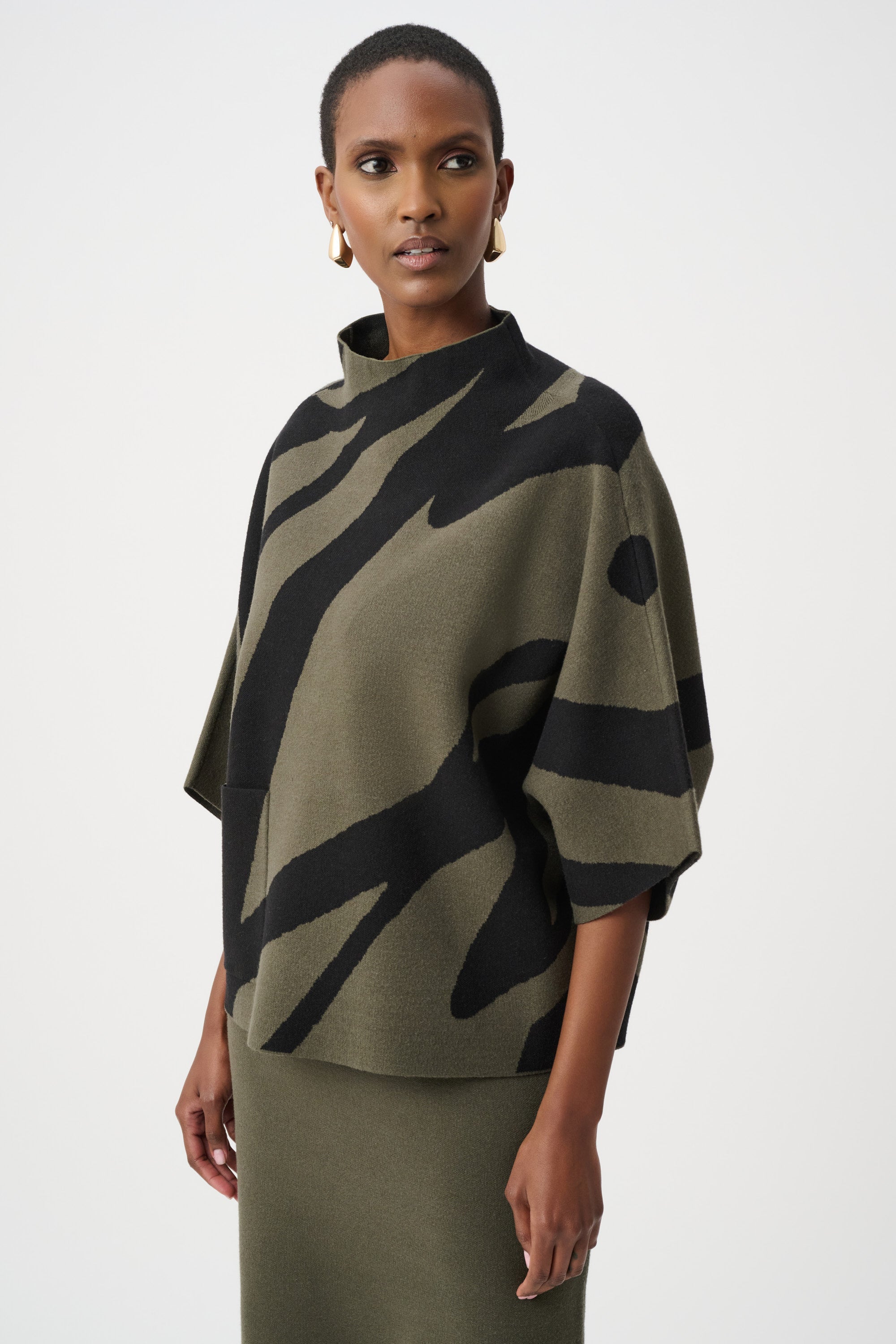 Abstract Funnel-Neck Sweater - Avocado/Black