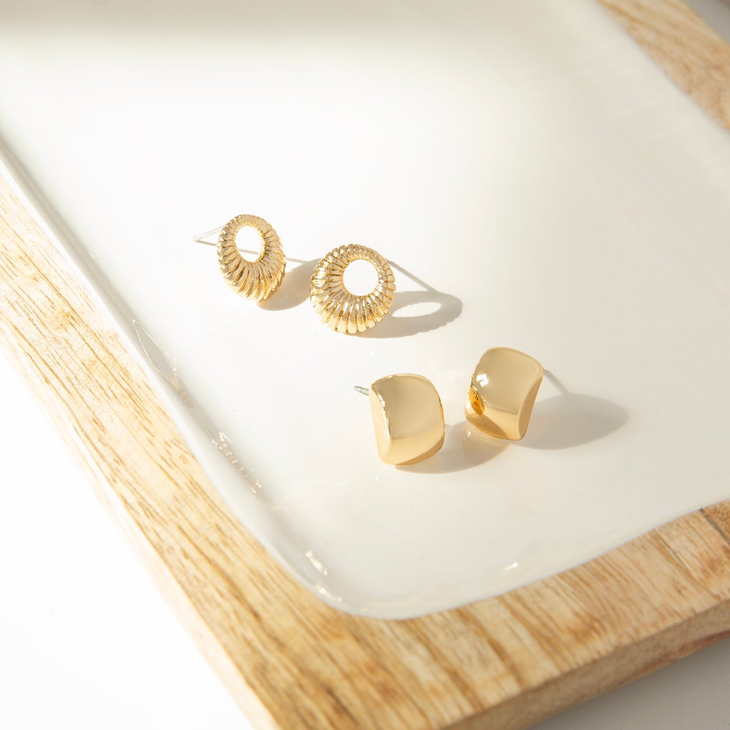 Ribbed Round Post Earring - Gold