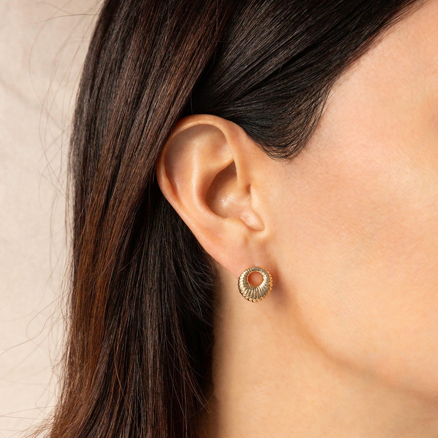 Ribbed Round Post Earring - Gold