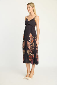 Donna Dress - Black Crouching Cheetah