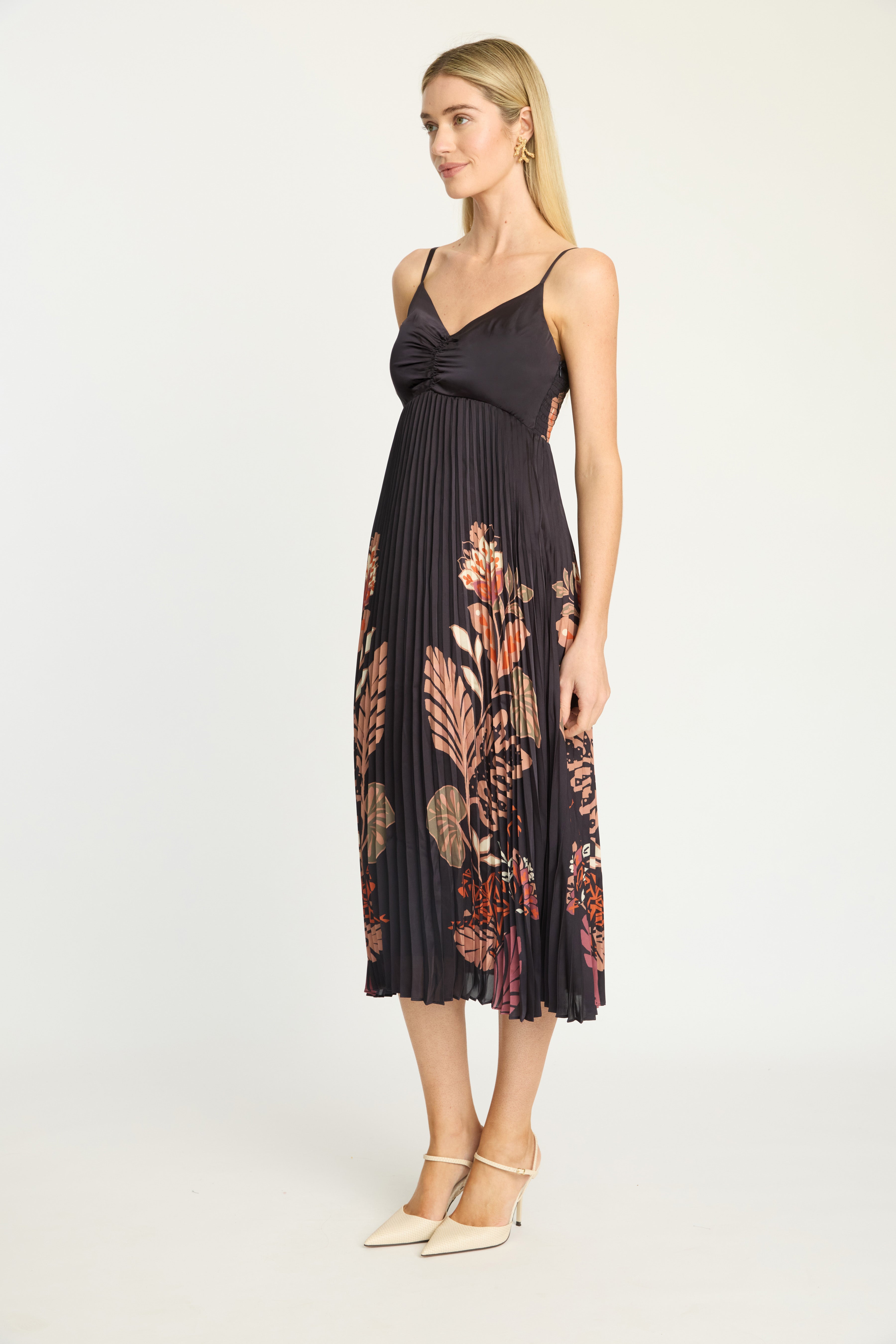 Donna Dress - Black Crouching Cheetah