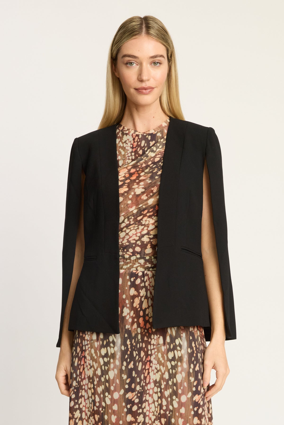 Mala Capelet - Black