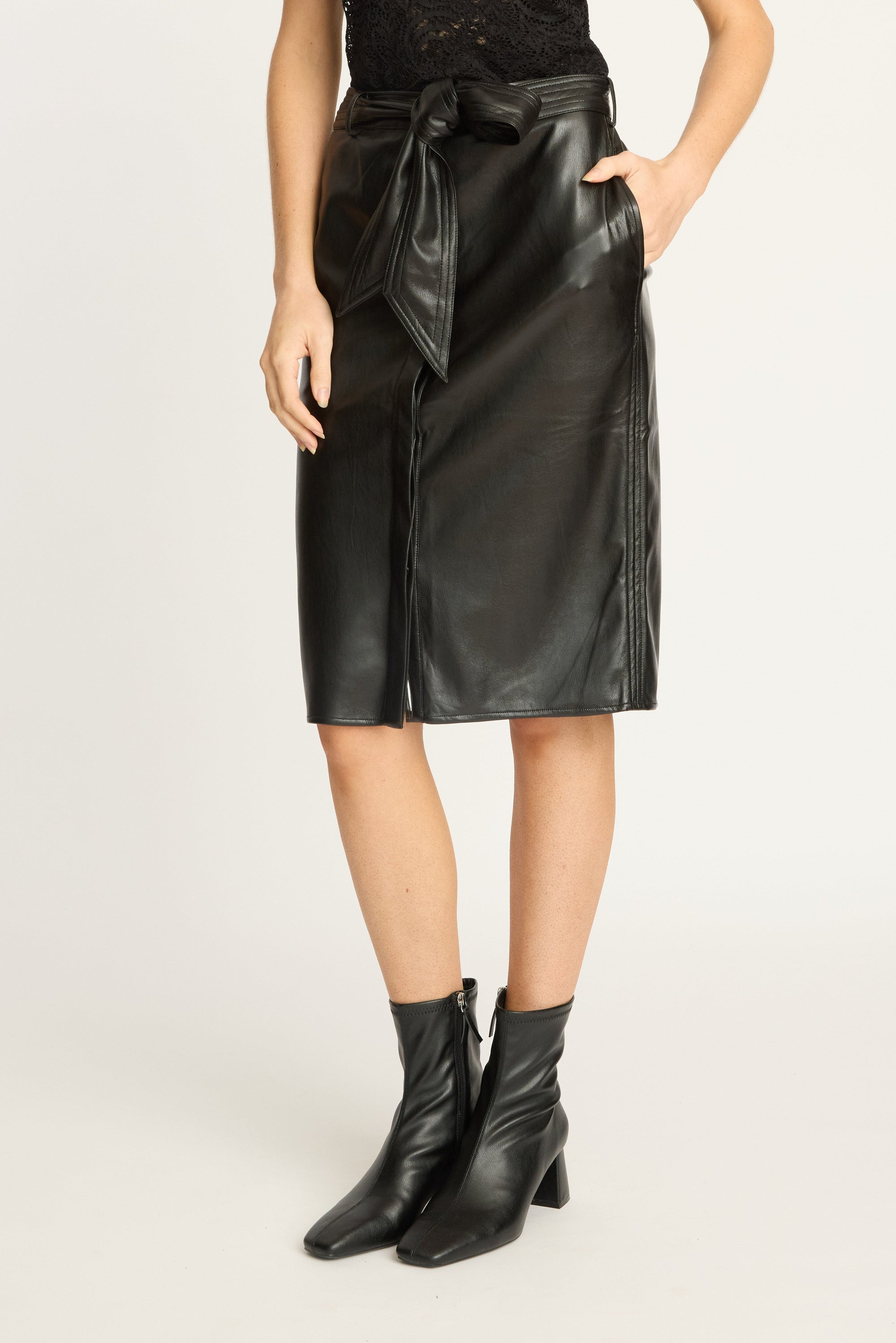 Sora Skirt - Black
