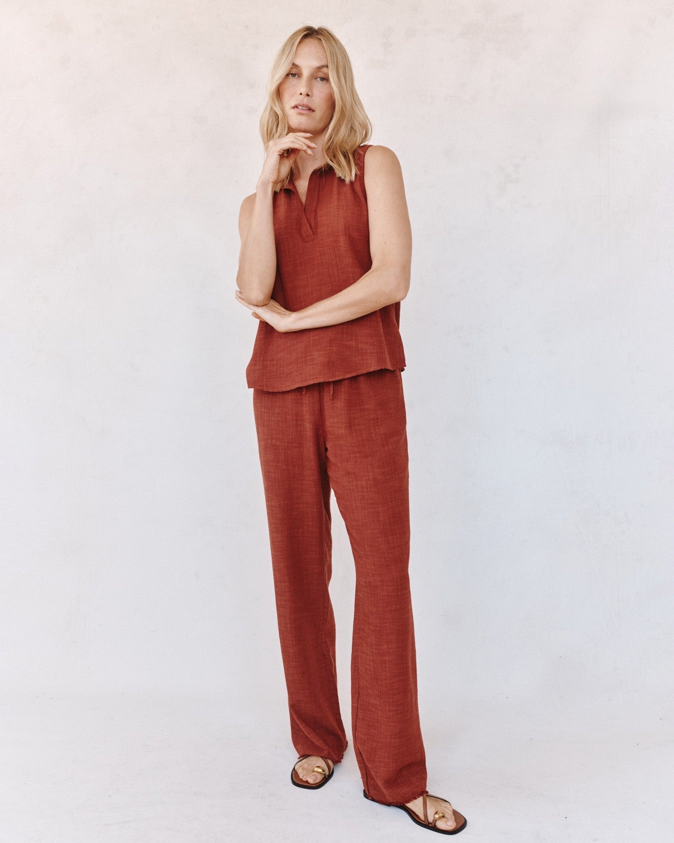 Sleeveless Pullover - Red Sand
